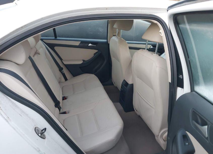Photo 8 of 2012 Volkswagen Jetta 2.5L SE (VIN 3VWDX7AJ5CM122493)