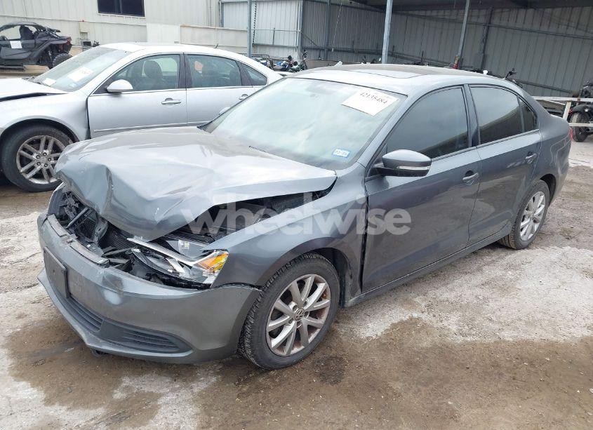 Photo 2 of 2012 Volkswagen Jetta 2.5L SE (VIN 3VWDX7AJ5CM326405)