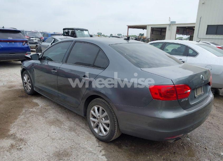 Photo 3 of 2012 Volkswagen Jetta 2.5L SE (VIN 3VWDX7AJ5CM326405)