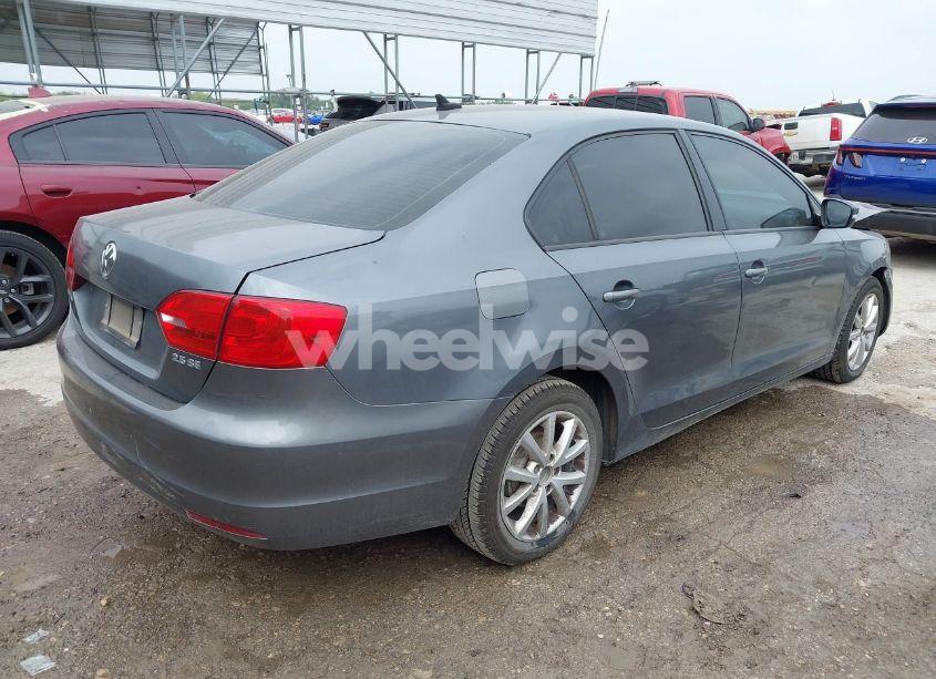 Photo 4 of 2012 Volkswagen Jetta 2.5L SE (VIN 3VWDX7AJ5CM326405)