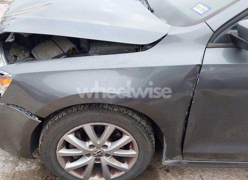 Photo 6 of 2012 Volkswagen Jetta 2.5L SE (VIN 3VWDX7AJ5CM326405)