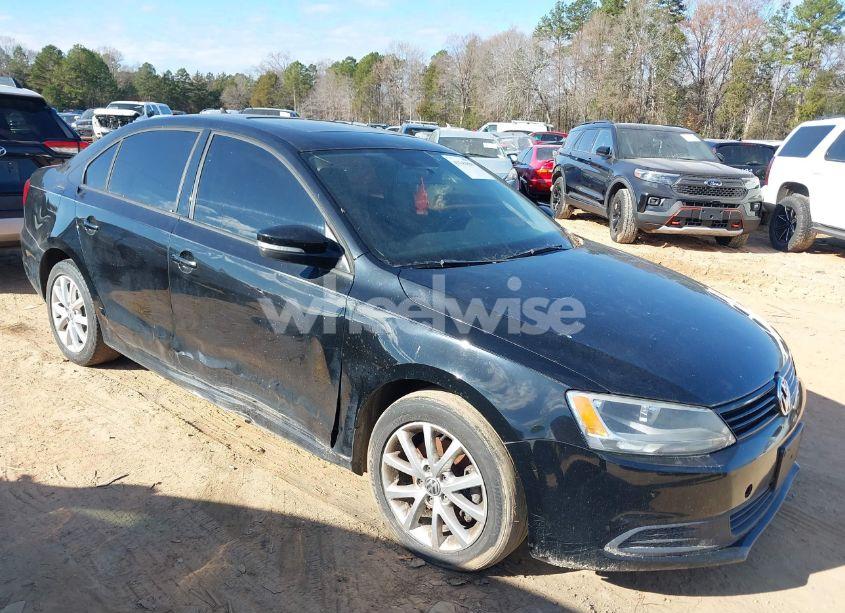 2012 Volkswagen Jetta 2.5L SE (VIN 3VWDX7AJ5CM346105) main photo