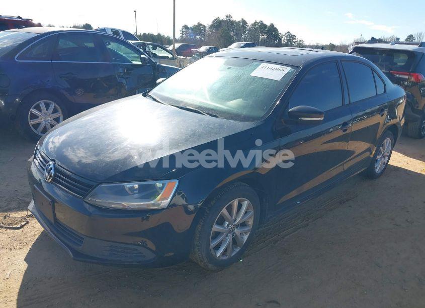 Photo 2 of 2012 Volkswagen Jetta 2.5L SE (VIN 3VWDX7AJ5CM346105)