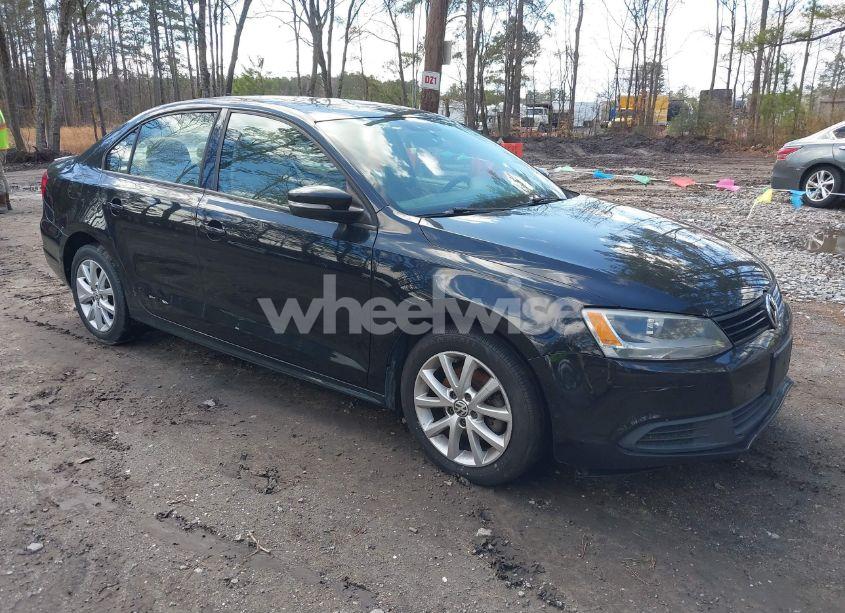 2012 Volkswagen Jetta 2.5L SE (VIN 3VWDX7AJ5CM351398) main photo