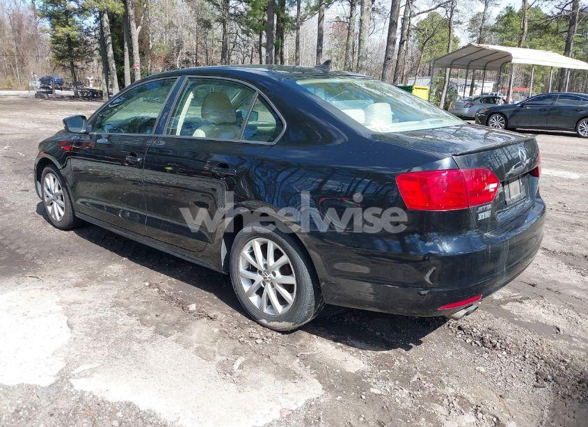 Photo 3 of 2012 Volkswagen Jetta 2.5L SE (VIN 3VWDX7AJ5CM351398)
