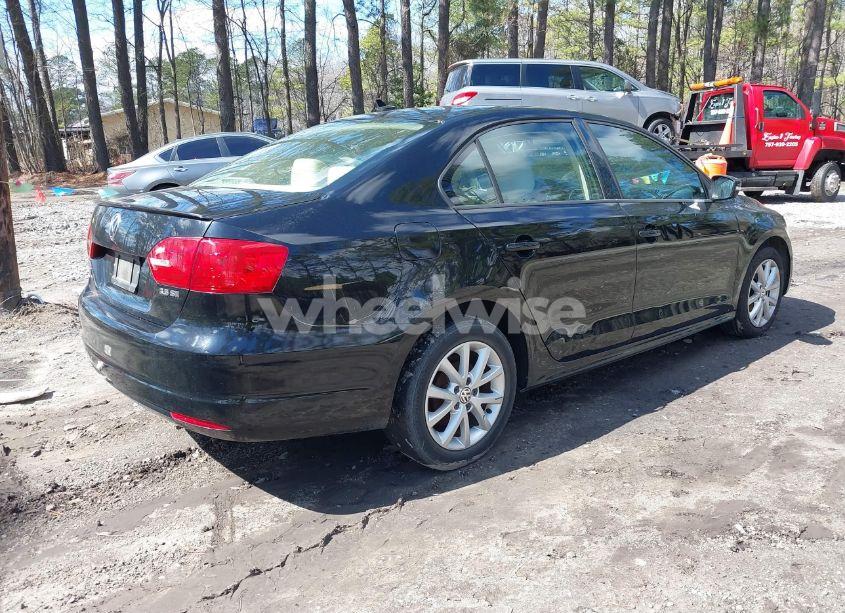 Photo 4 of 2012 Volkswagen Jetta 2.5L SE (VIN 3VWDX7AJ5CM351398)