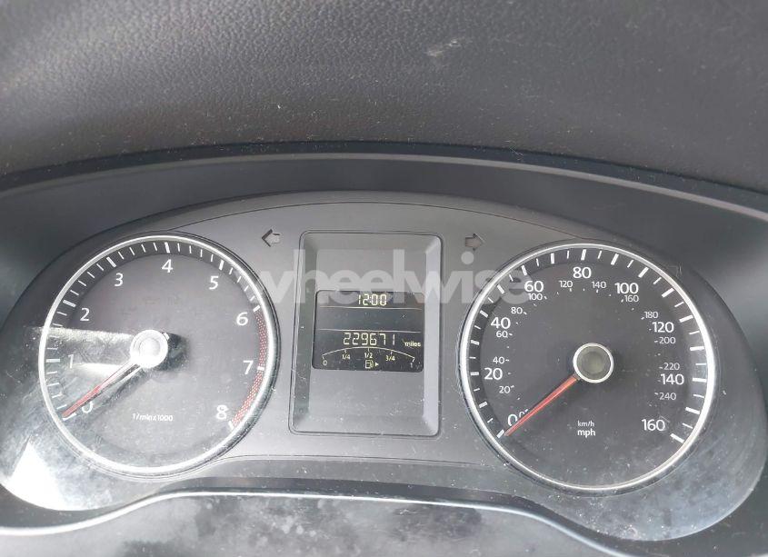 Photo 7 of 2012 Volkswagen Jetta 2.5L SE (VIN 3VWDX7AJ5CM351398)