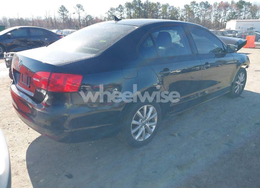 Photo 4 of 2012 Volkswagen Jetta 2.5L SE (VIN 3VWDX7AJ5CM389617)