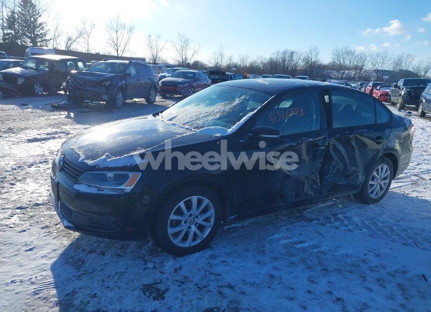 Photo 2 of 2012 Volkswagen Jetta 2.5L SE (VIN 3VWDX7AJ5CM405475)