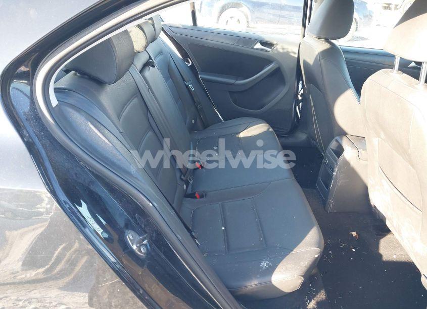 Photo 8 of 2012 Volkswagen Jetta 2.5L SE (VIN 3VWDX7AJ5CM405475)