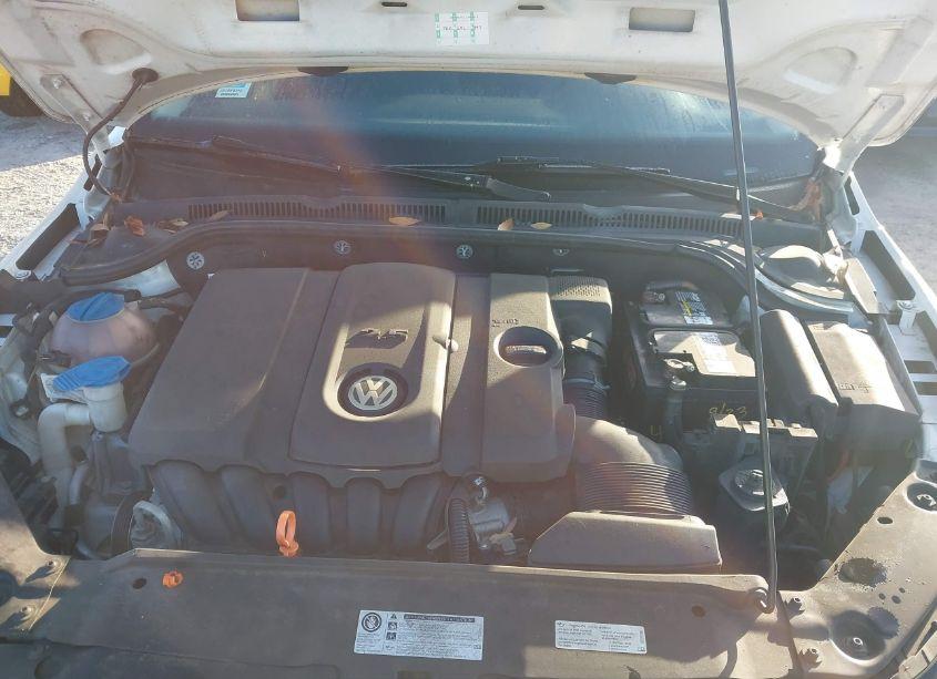 Photo 10 of 2013 Volkswagen Jetta 2.5L SE (VIN 3VWDX7AJ5DM355081)