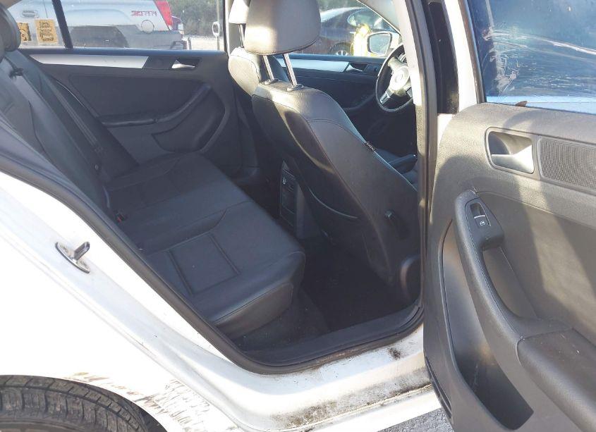 Photo 8 of 2013 Volkswagen Jetta 2.5L SE (VIN 3VWDX7AJ5DM355081)