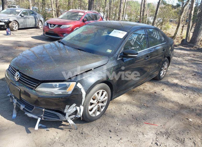 Photo 2 of 2013 Volkswagen Jetta 2.5L SE (VIN 3VWDX7AJ5DM375119)