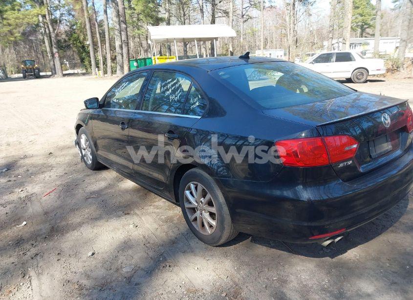 Photo 3 of 2013 Volkswagen Jetta 2.5L SE (VIN 3VWDX7AJ5DM375119)