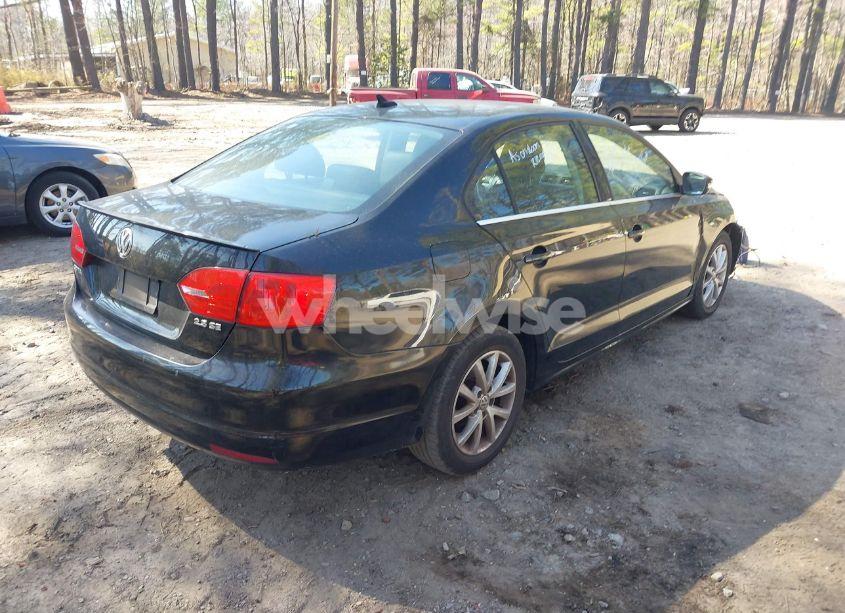 Photo 4 of 2013 Volkswagen Jetta 2.5L SE (VIN 3VWDX7AJ5DM375119)