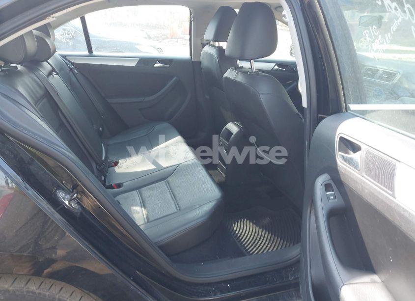 Photo 8 of 2013 Volkswagen Jetta 2.5L SE (VIN 3VWDX7AJ5DM375119)