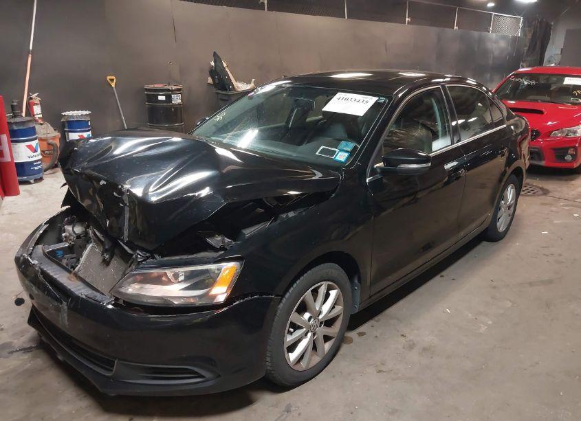 Photo 2 of 2013 Volkswagen Jetta 2.5L SE (VIN 3VWDX7AJ5DM391711)