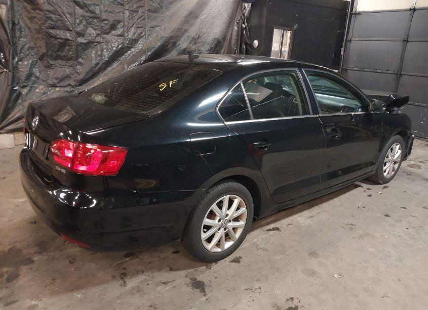 Photo 4 of 2013 Volkswagen Jetta 2.5L SE (VIN 3VWDX7AJ5DM391711)