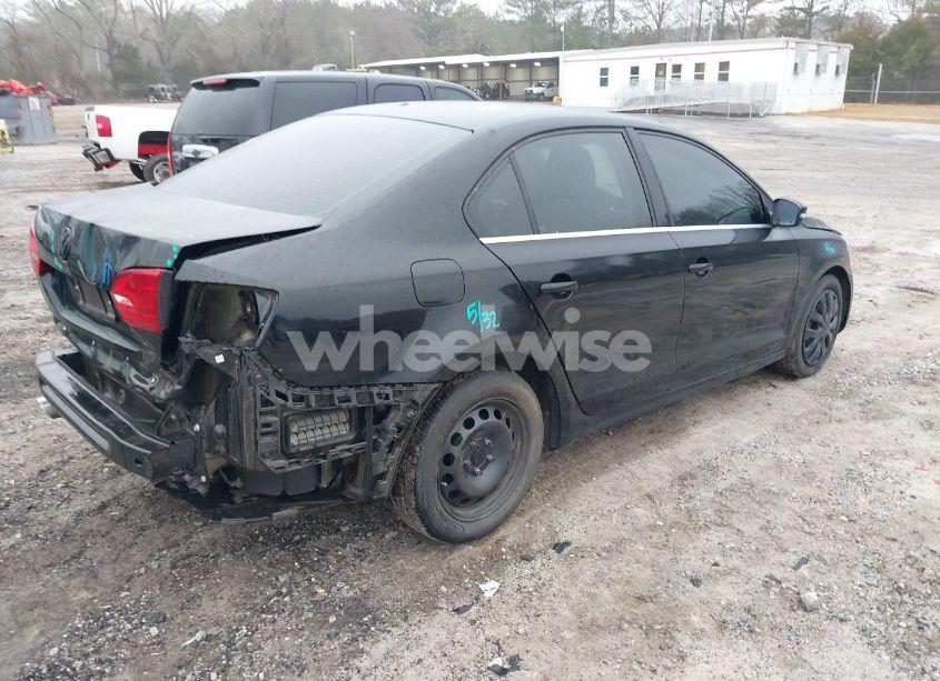 Photo 4 of 2013 Volkswagen Jetta 2.5L SE (VIN 3VWDX7AJ5DM397704)