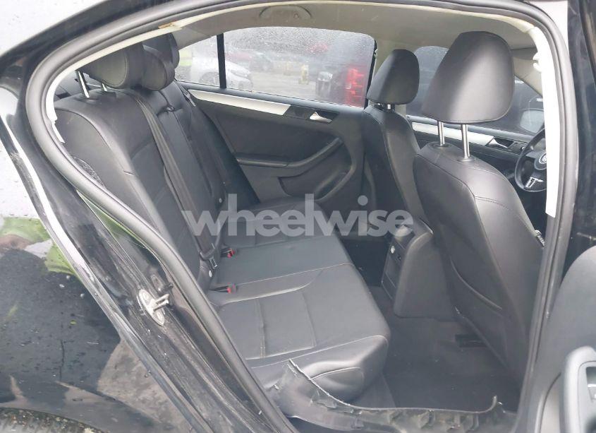 Photo 8 of 2013 Volkswagen Jetta 2.5L SE (VIN 3VWDX7AJ5DM397704)