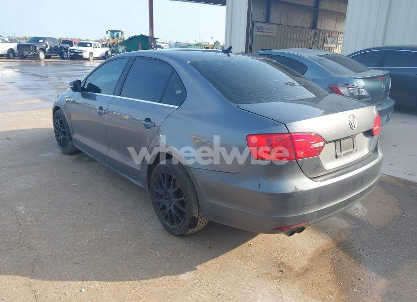 Photo 3 of 2013 Volkswagen Jetta 2.5L SE (VIN 3VWDX7AJ5DM446495)