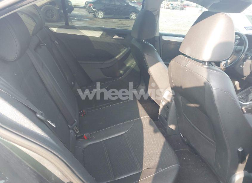 Photo 8 of 2013 Volkswagen Jetta 2.5L SE (VIN 3VWDX7AJ5DM446495)