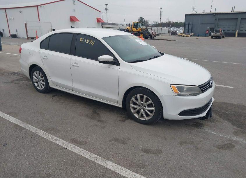 2011 Volkswagen Jetta 2.5L SE (VIN 3VWDX7AJ6BM331255) main photo