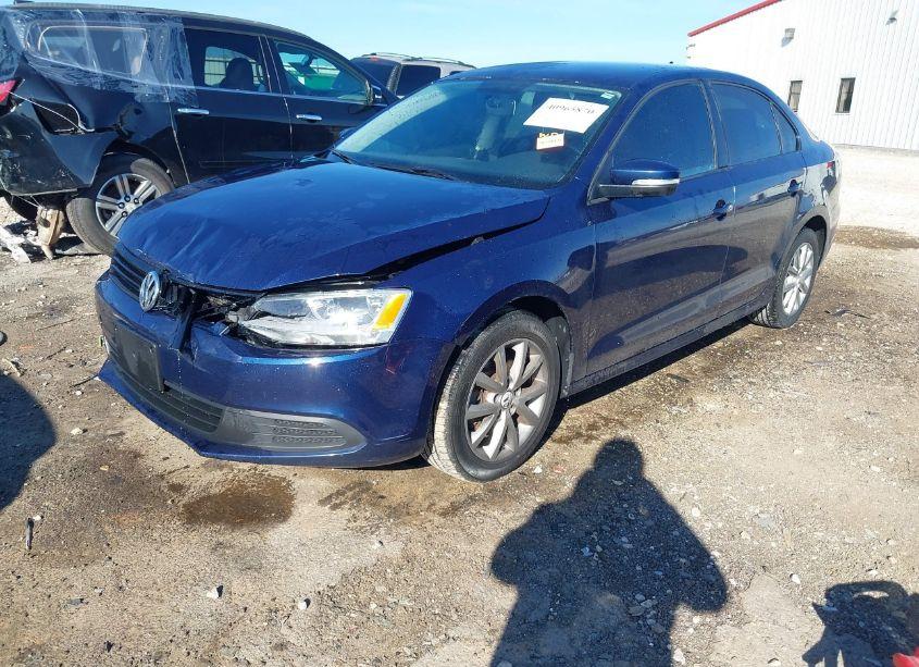 Photo 2 of 2011 Volkswagen Jetta 2.5L SE (VIN 3VWDX7AJ6BM336164)
