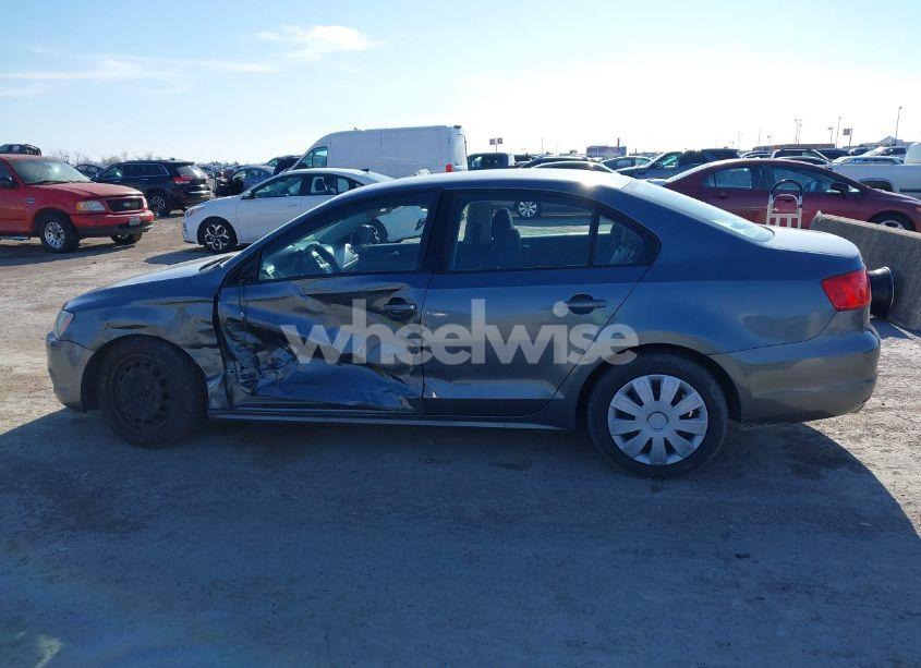 Photo 6 of 2011 Volkswagen Jetta 2.5L SE (VIN 3VWDX7AJ6BM356463)