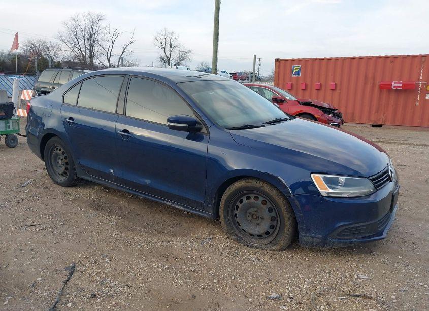 2011 Volkswagen Jetta 2.5L SE (VIN 3VWDX7AJ6BM395036) main photo