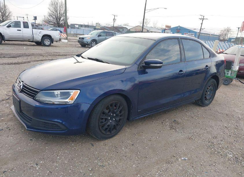 Photo 2 of 2011 Volkswagen Jetta 2.5L SE (VIN 3VWDX7AJ6BM395036)