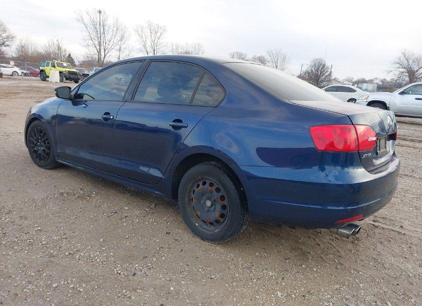 Photo 3 of 2011 Volkswagen Jetta 2.5L SE (VIN 3VWDX7AJ6BM395036)