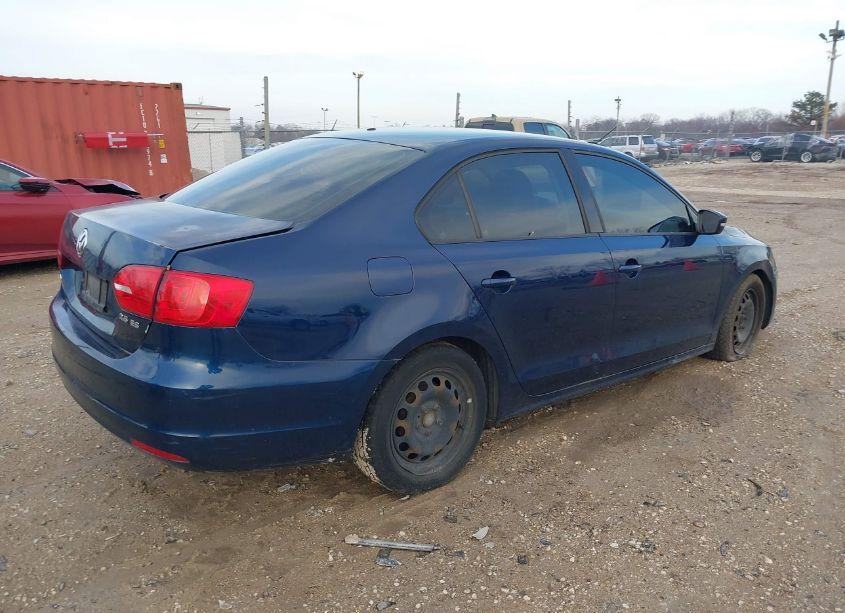 Photo 4 of 2011 Volkswagen Jetta 2.5L SE (VIN 3VWDX7AJ6BM395036)