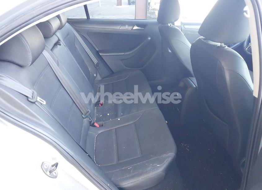 Photo 8 of 2012 Volkswagen Jetta 2.5L SE (VIN 3VWDX7AJ6CM108473)