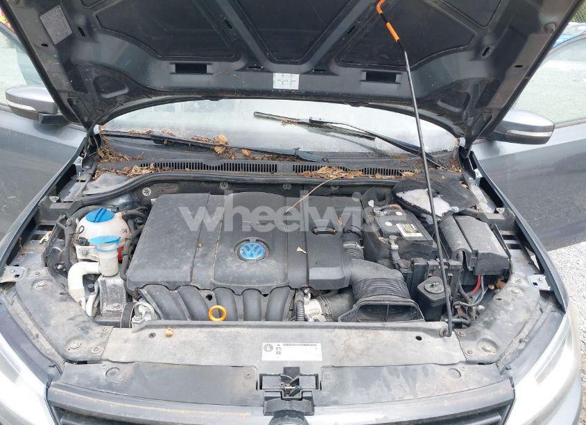 Photo 10 of 2012 Volkswagen Jetta 2.5L SE (VIN 3VWDX7AJ6CM325280)