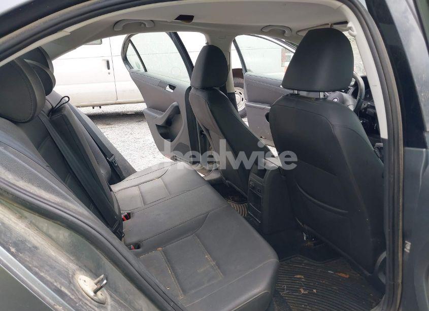 Photo 8 of 2012 Volkswagen Jetta 2.5L SE (VIN 3VWDX7AJ6CM325280)