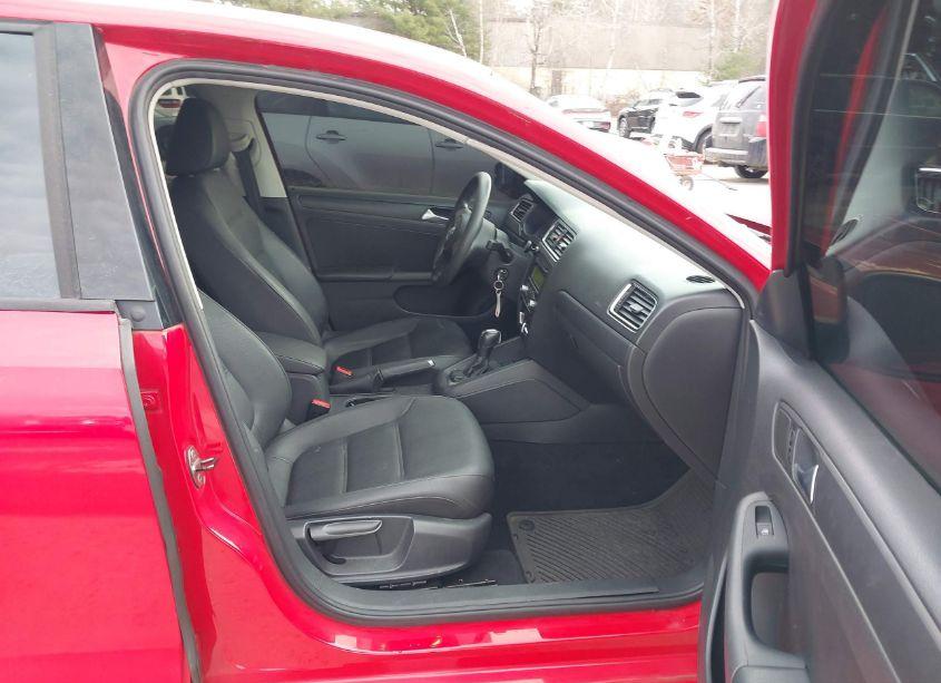 Photo 5 of 2012 Volkswagen Jetta 2.5L SE (VIN 3VWDX7AJ6CM339017)