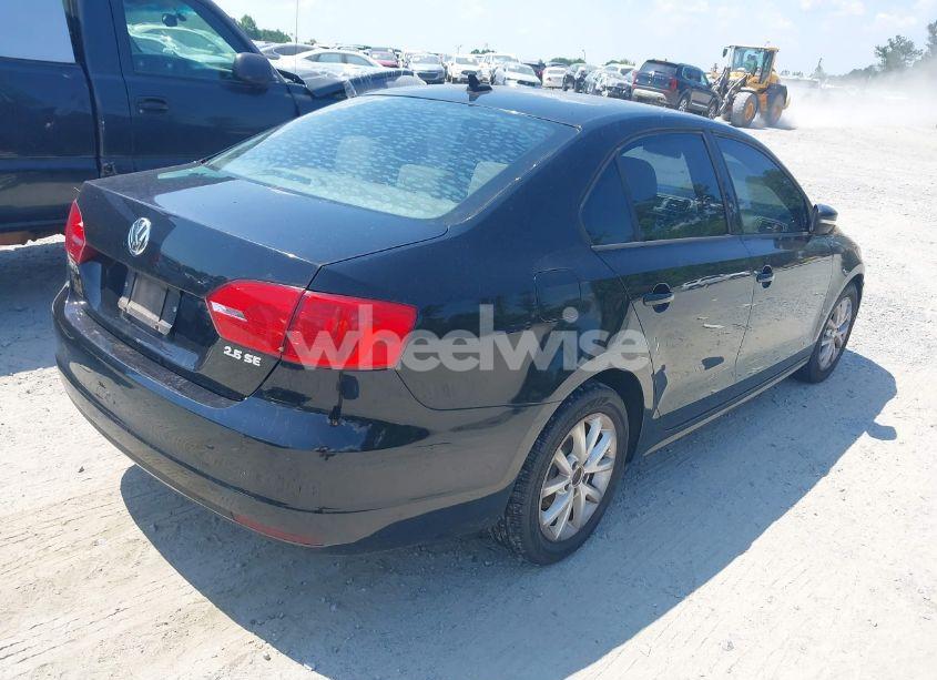 Photo 4 of 2012 Volkswagen Jetta 2.5L SE (VIN 3VWDX7AJ6CM343682)