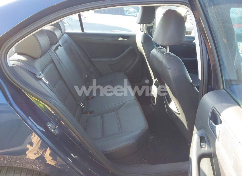 Photo 8 of 2012 Volkswagen Jetta 2.5L SE (VIN 3VWDX7AJ6CM350177)