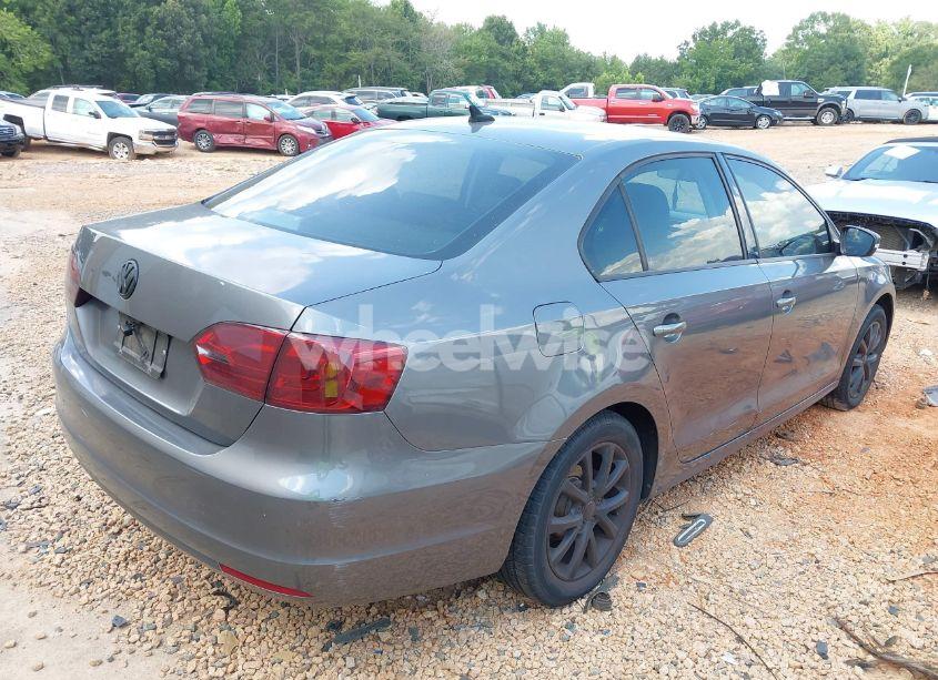 Photo 4 of 2012 Volkswagen Jetta 2.5L SE (VIN 3VWDX7AJ6CM377136)