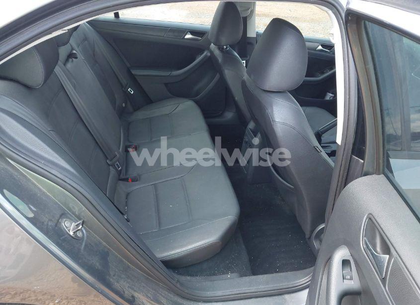 Photo 8 of 2012 Volkswagen Jetta 2.5L SE (VIN 3VWDX7AJ6CM377136)