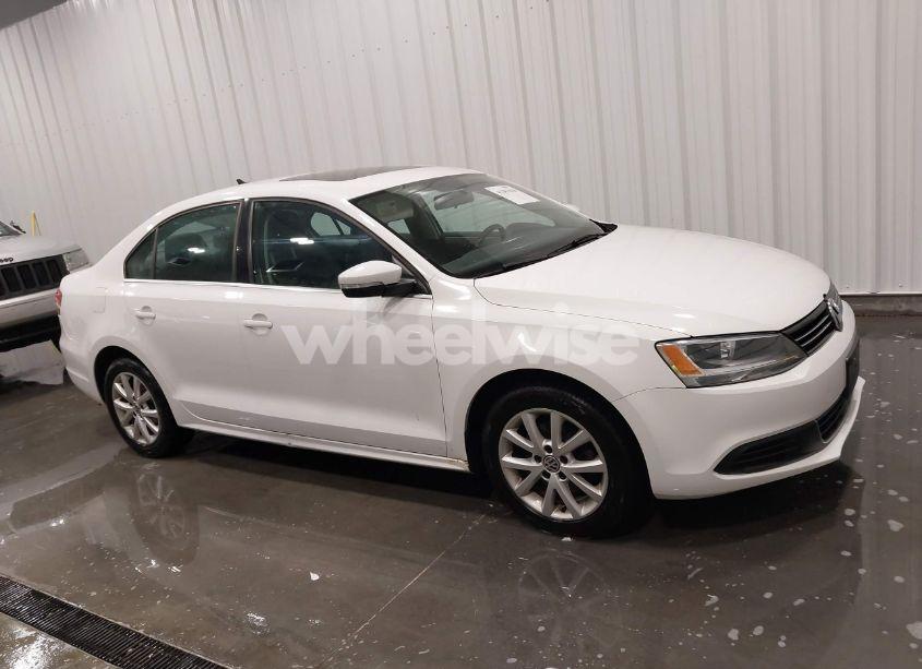 Photo 13 of 2013 Volkswagen Jetta 2.5L SE (VIN 3VWDX7AJ6DM393452)