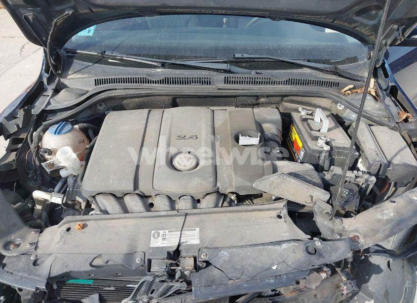 Photo 10 of 2011 Volkswagen Jetta 2.5L SE (VIN 3VWDX7AJ7BM008140)