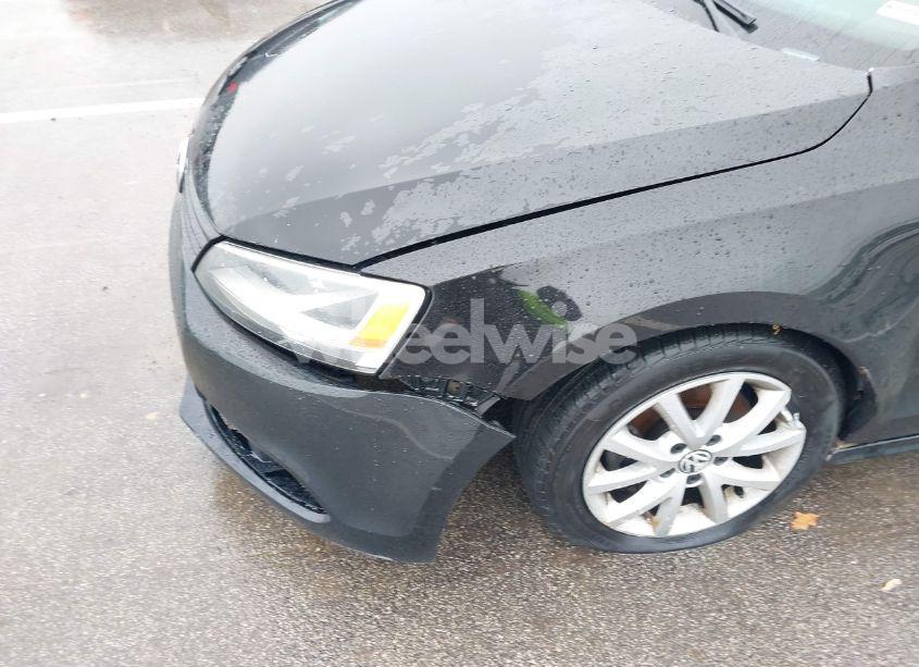 Photo 19 of 2011 Volkswagen Jetta 2.5L SE (VIN 3VWDX7AJ7BM304372)