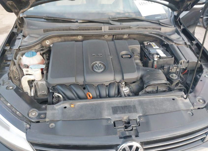 Photo 10 of 2011 Volkswagen Jetta 2.5L SE (VIN 3VWDX7AJ7BM318532)