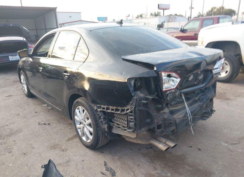 Photo 3 of 2011 Volkswagen Jetta 2.5L SE (VIN 3VWDX7AJ7BM318532)