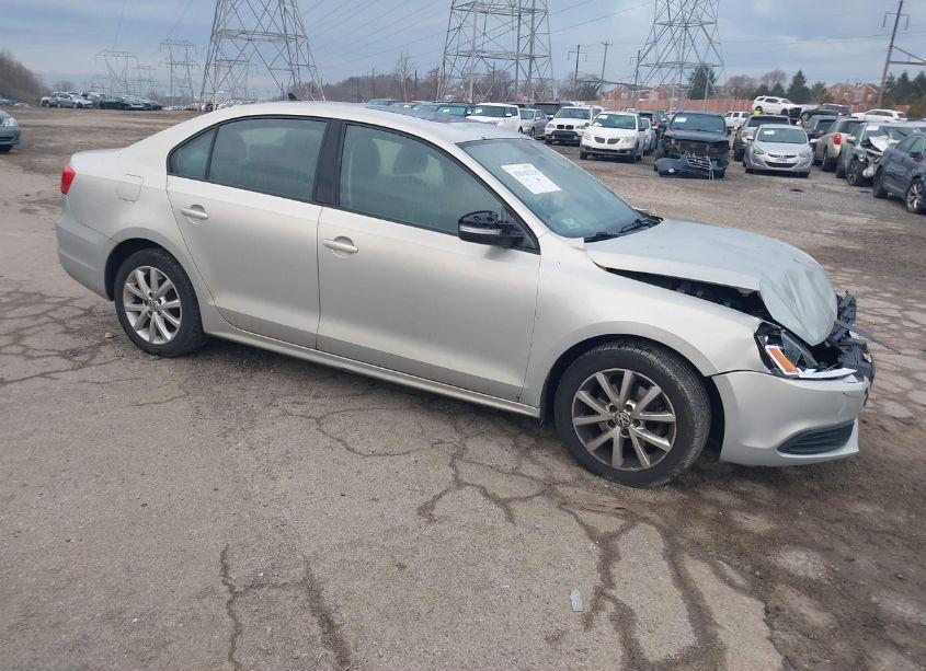 2011 Volkswagen Jetta 2.5L SE (VIN 3VWDX7AJ7BM345116) main photo