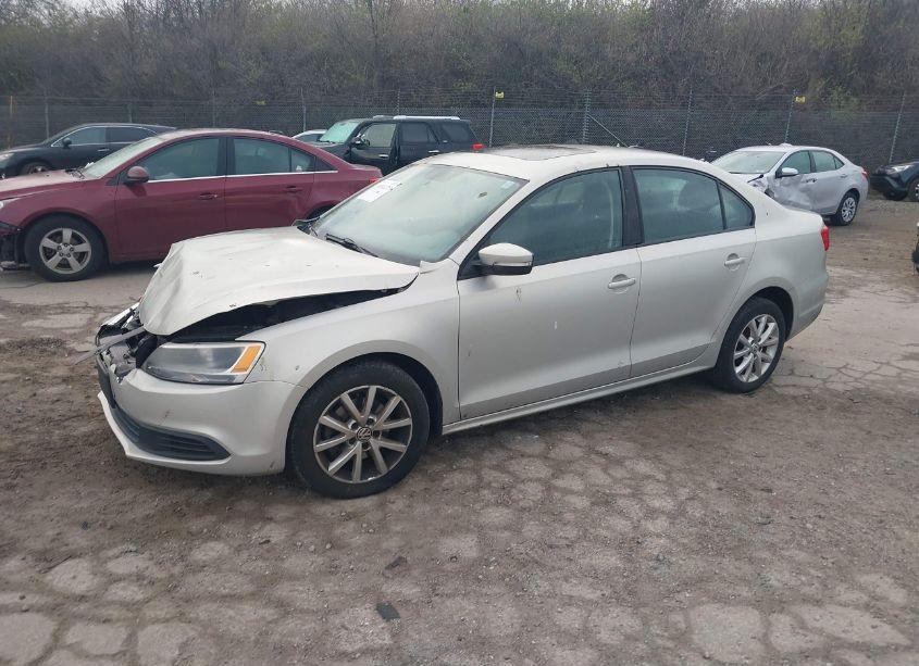 Photo 2 of 2011 Volkswagen Jetta 2.5L SE (VIN 3VWDX7AJ7BM345116)