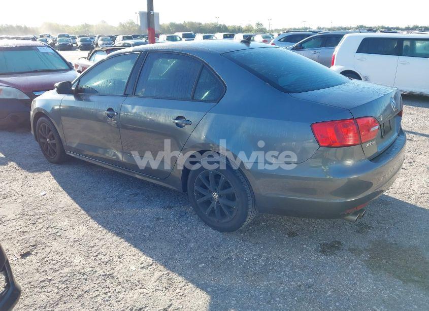 Photo 3 of 2011 Volkswagen Jetta 2.5L SE (VIN 3VWDX7AJ7BM384398)