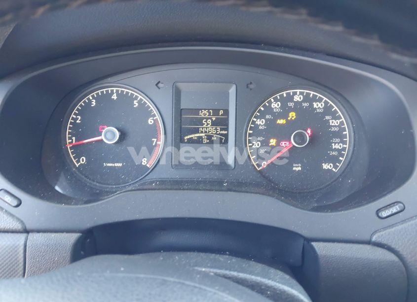 Photo 7 of 2011 Volkswagen Jetta 2.5L SE (VIN 3VWDX7AJ7BM384398)